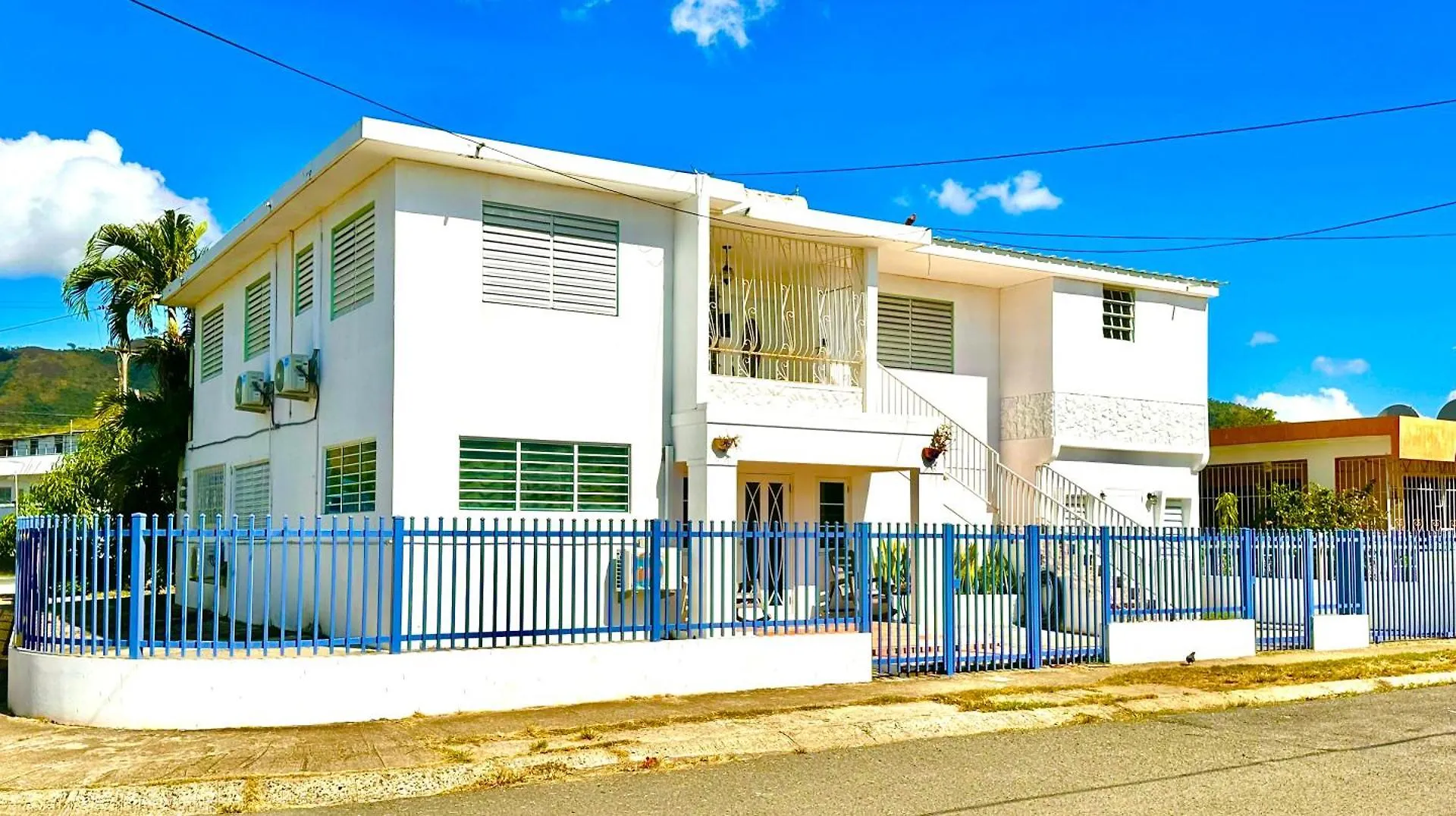 Tres Hermanos Beach House - Unit 1 Villa Anasco