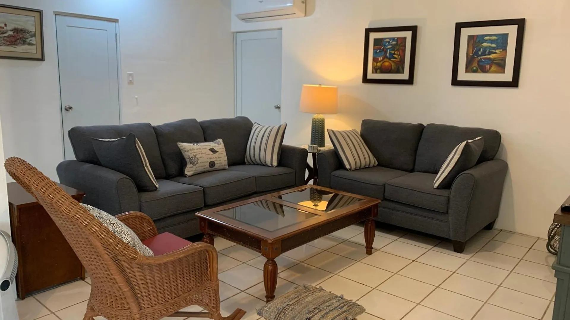 Tres Hermanos Beach House - Unit 1 Villa Anasco